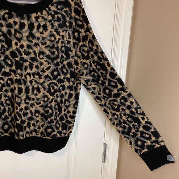 Twik by Simons Women's Black Brown Leopard Print Sweater Warm Cozy Comfy - Picture 2 of 5